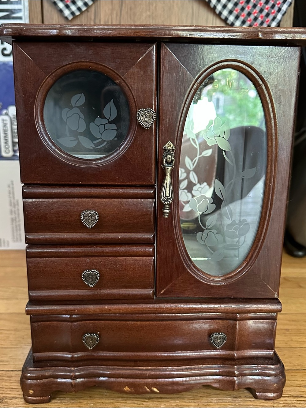 Vintage wooden jewelry box